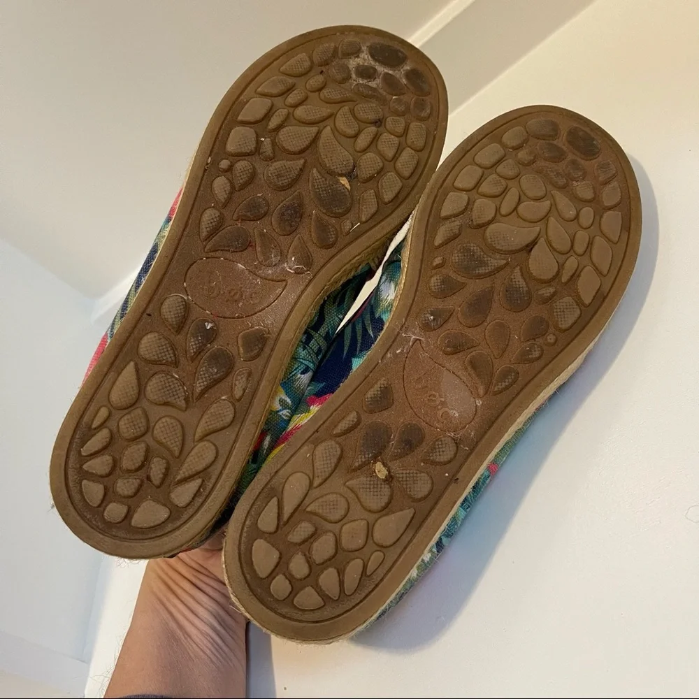 b.o.c. By Born Canvas Espadrilles Slip On Shoes 7M - Picture 7 of 7